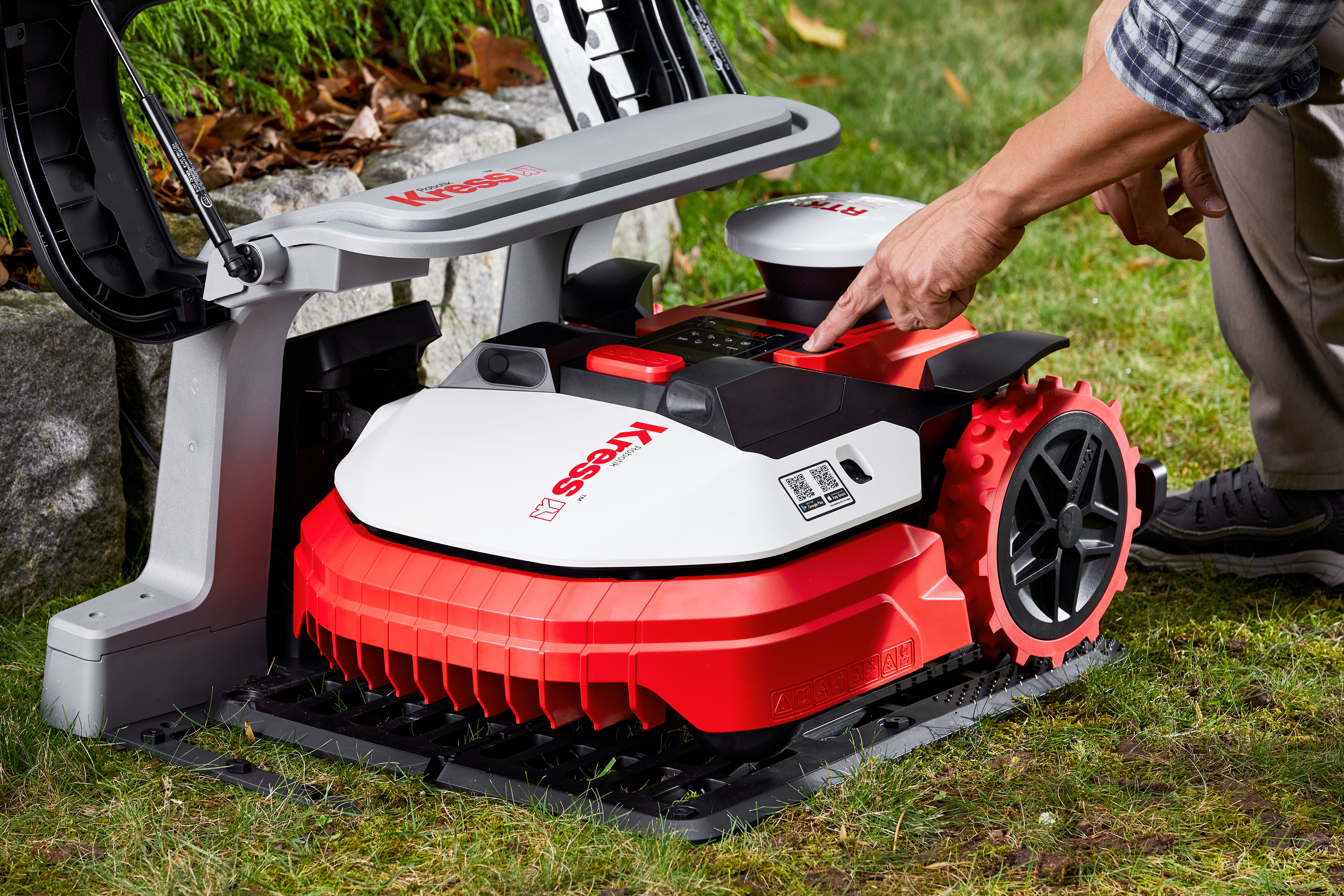 Kress Robot maaier in zijn hok